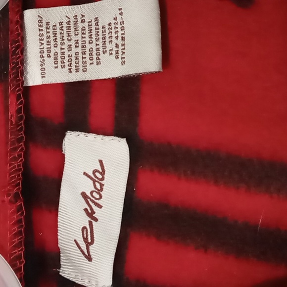 Le Moda Red/Black Plaid Full Zip, Hooded, Double Pocket, Poncho One Size - Picture 6 of 6